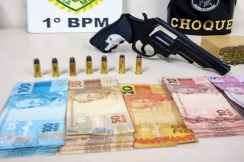 Adolescente é apreendido com drogas, dinheiro e munições suspeito de tráfico em PG