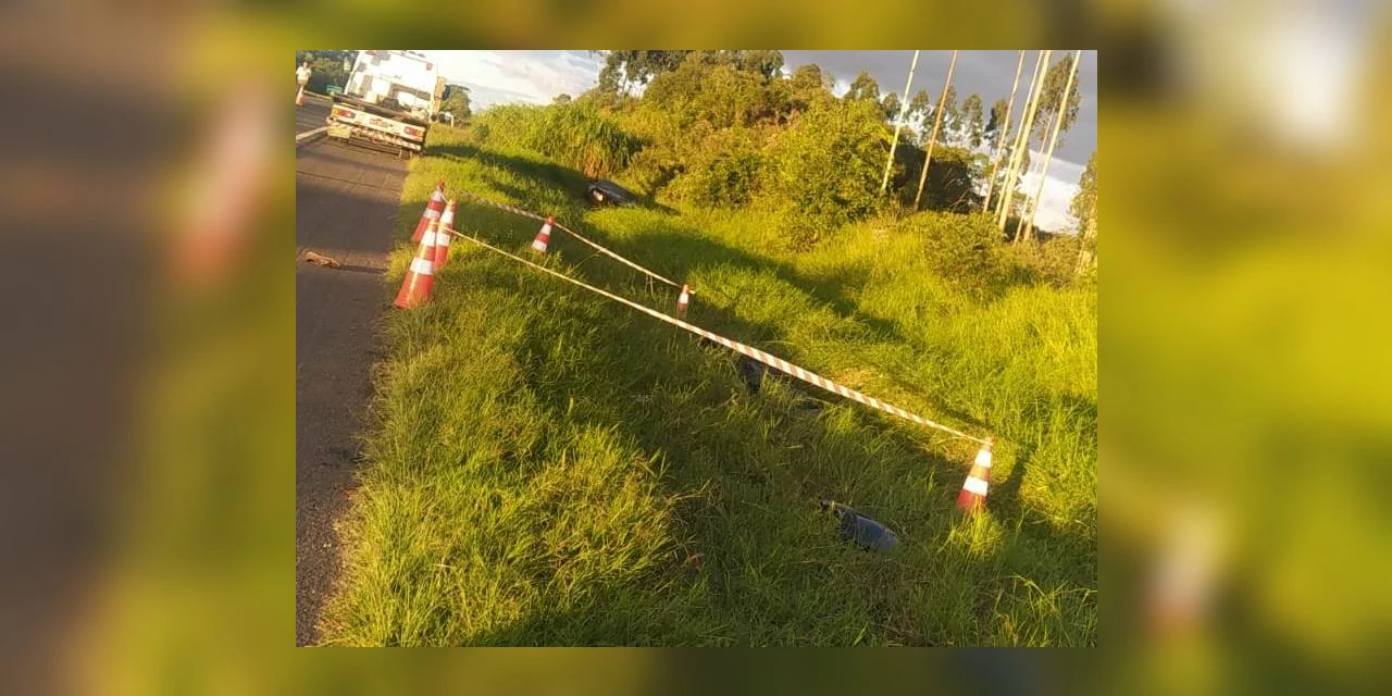 Camaro atropela e mata idoso que vendia pinhão as margens de rodovia, em Carambeí