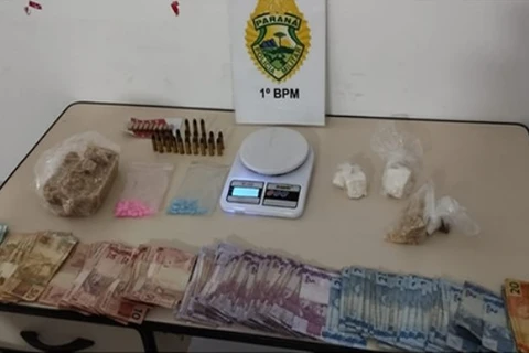 Polícia fecha boca de fumo e prende duas pessoas em Castro e Piraí do Sul