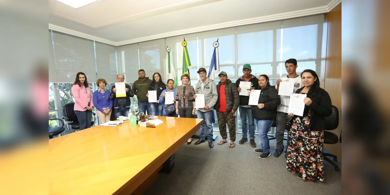 Prefeitura realiza o sonho de mais famílias com a regularização de imóveis