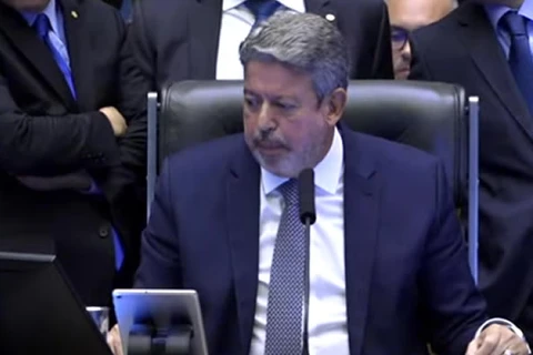 Lira adia votação do Projeto das Fake News; acompanhe