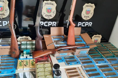 Polícia Militar e Civil apreende arsenal em Arapoti; uma pessoa foi presa