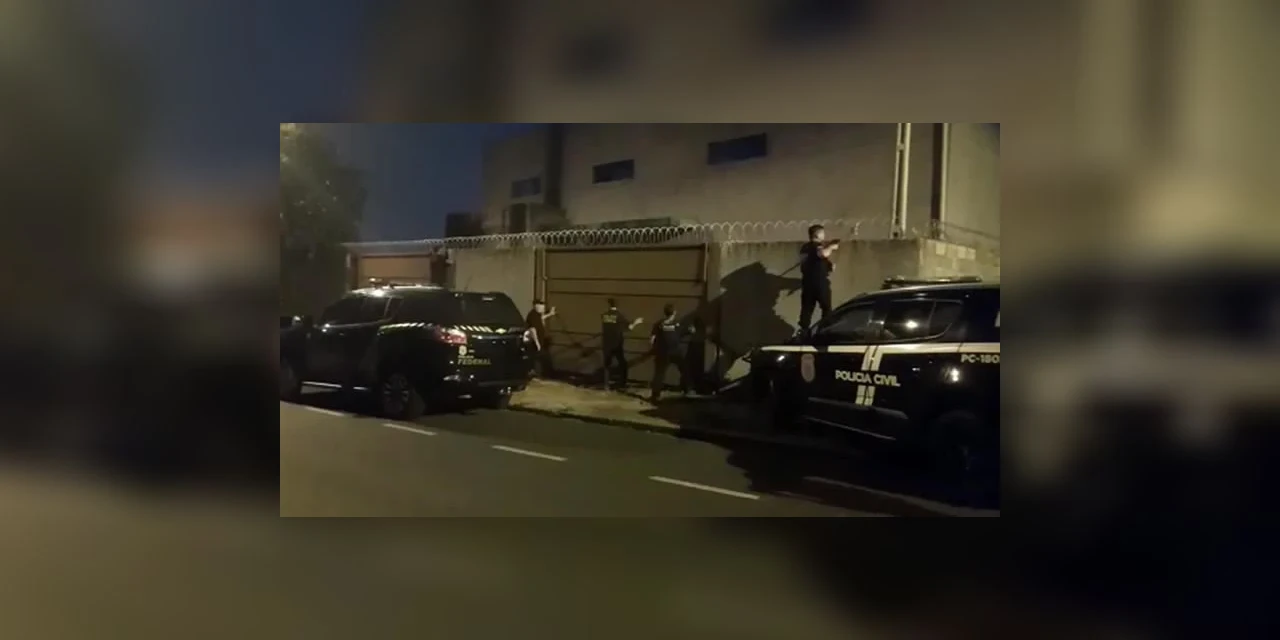 Operação policial mira tráfico internacional de drogas, em Paranaguá