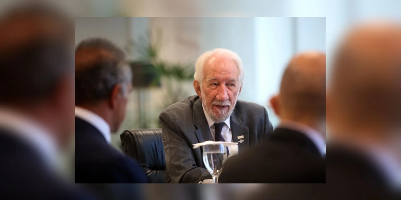 Ratinho Jr viaja para Estados Unidos e Portugal; Darci Piana assume o Governo até dia 16