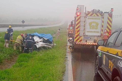 AGORA: Grave acidente na BR-376 mobiliza equipes de resgate em Ponta Grossa