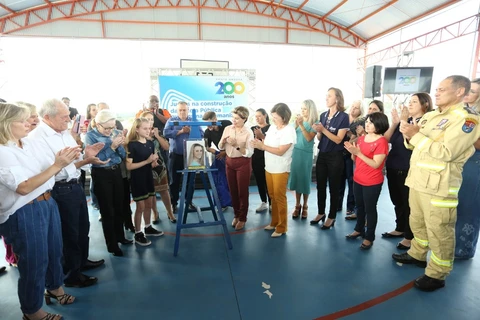 Escola Municipal Professora Cristiane Levandowski é inaugurada no Jardim Amalia II, em PG