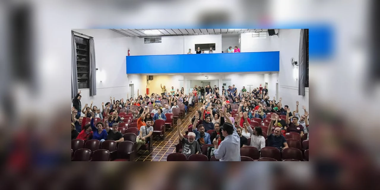 Professores da UEPG aprovam greve a partir de segunda (15)