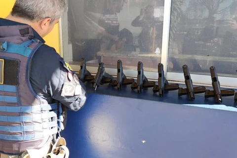 PRF apreende pistolas turcas, munições e carregadores junto a corpo de mulher no Paraná
