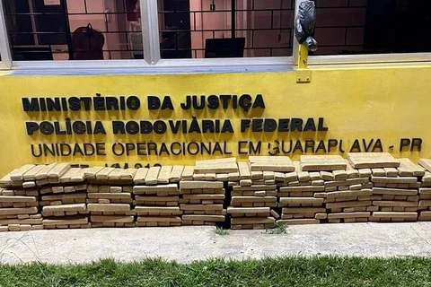 PRF apreende quase 400Kg de maconha, na BR-277, em Guarapuava