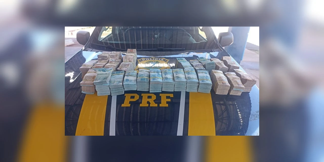 Polícia encontra mais de R$ 700 mil em "airbag" de carro no Paraná