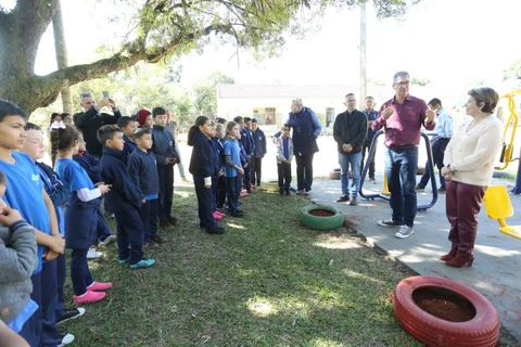Prefeitura entrega academias ao ar livre para comunidades do Parque do Café e Pinheirinhos