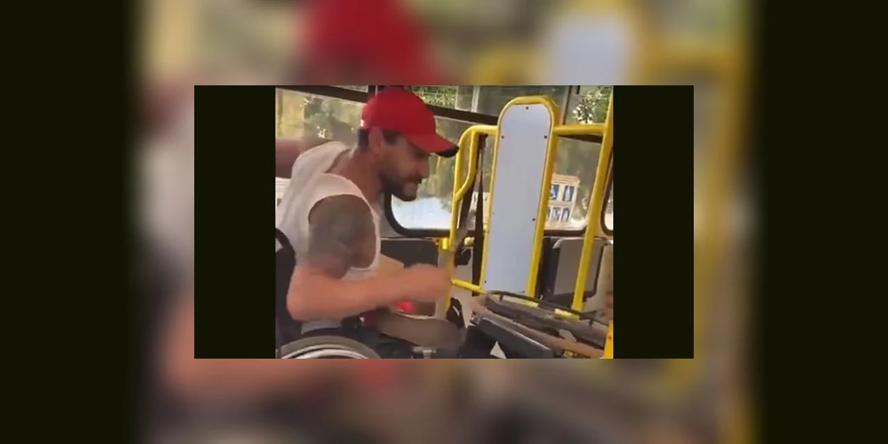 Vídeo mostra briga entre cadeirantes dentro de ônibus no MS