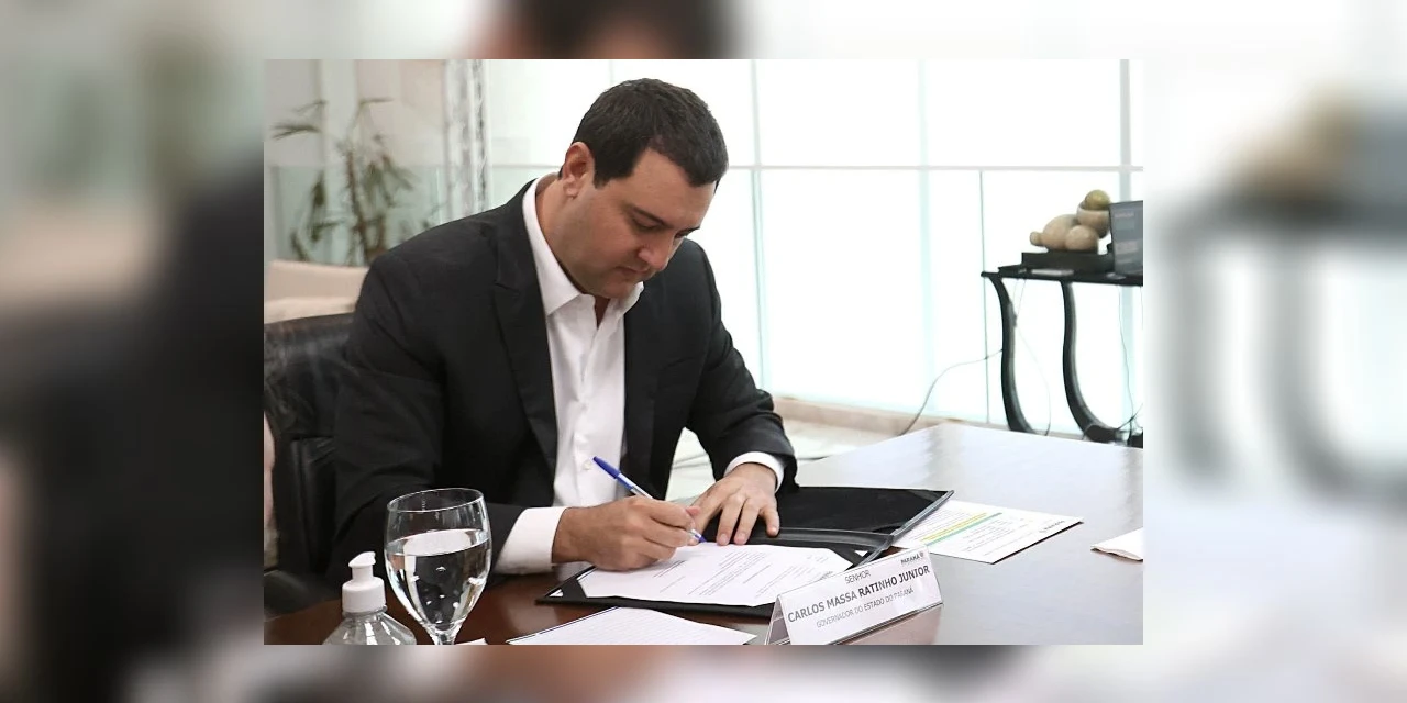 Ratinho Junior autoriza novo concurso público para policiais e bombeiros militares