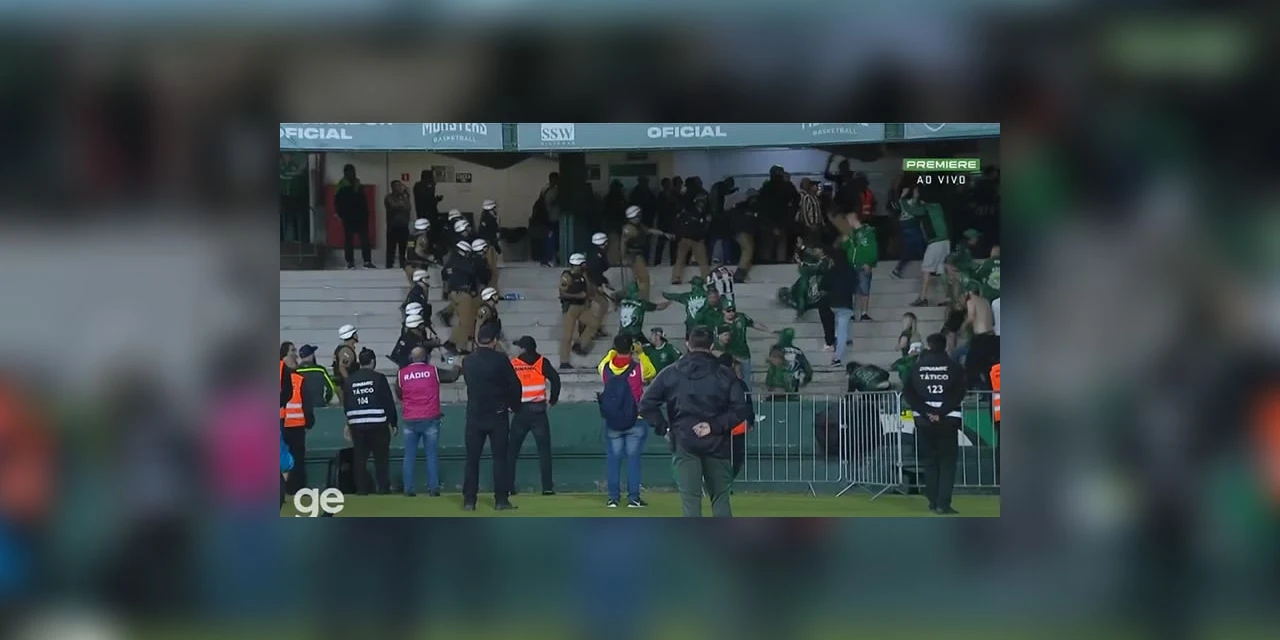 Após derrota do Coritiba para o Atlético-MG, torcedores entram em confronto com a polícia