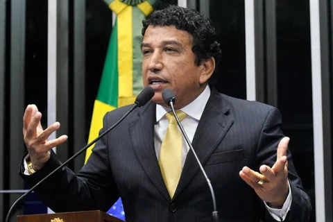 'Cadê os defensores da causa animal que não defendem o macaco?', diz Magno Malta