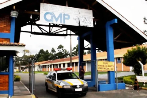 Gaeco cumpre mandado de busca e apreensão no Complexo Médico Penal de Pinhais sobre possível facilitação de fuga de presos