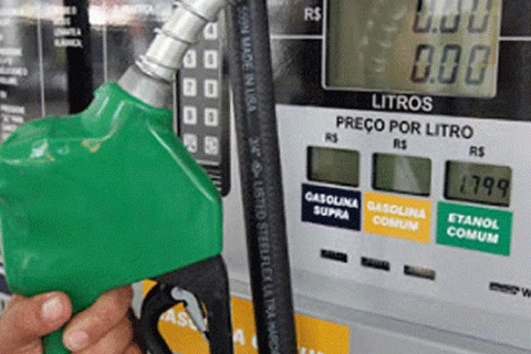 Gasolina deve ficar mais barata a partir desta sexta