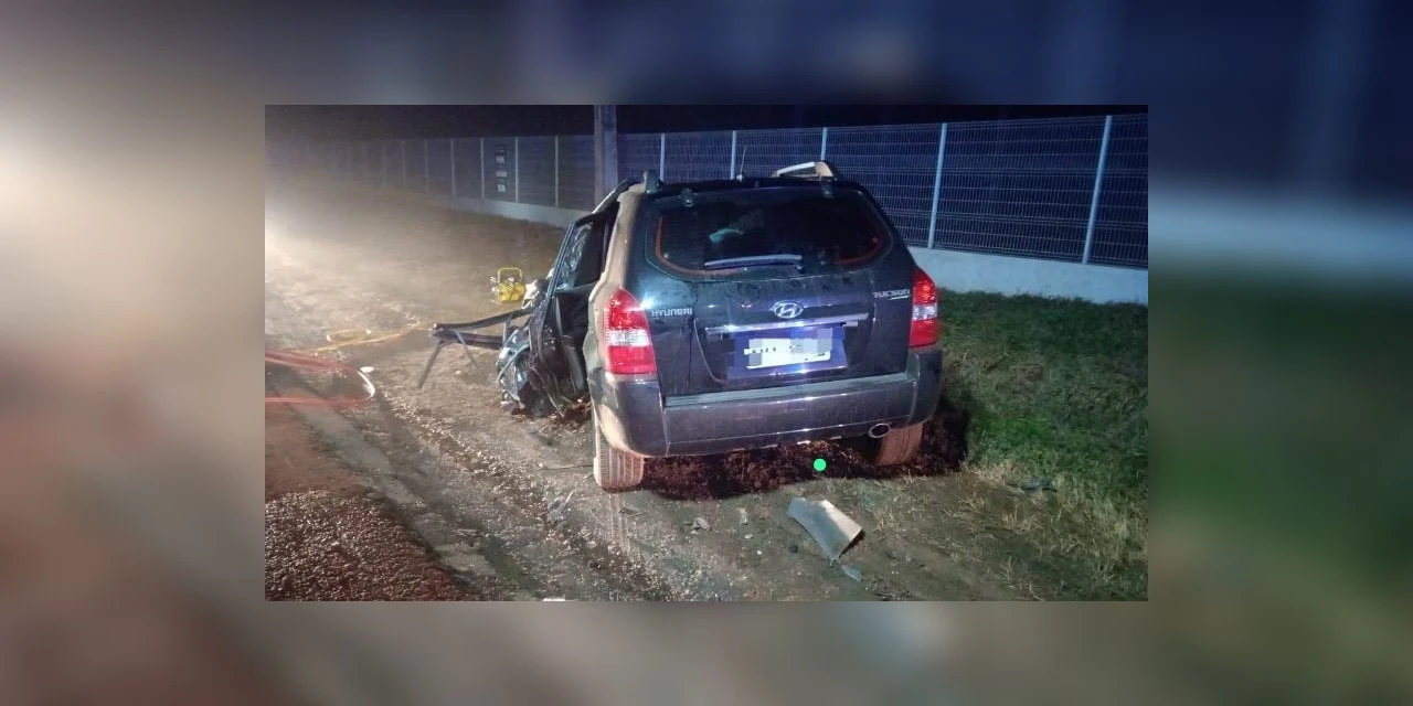 Veiculo invade pista contrária e motorista morre em acidente na Souza Naves