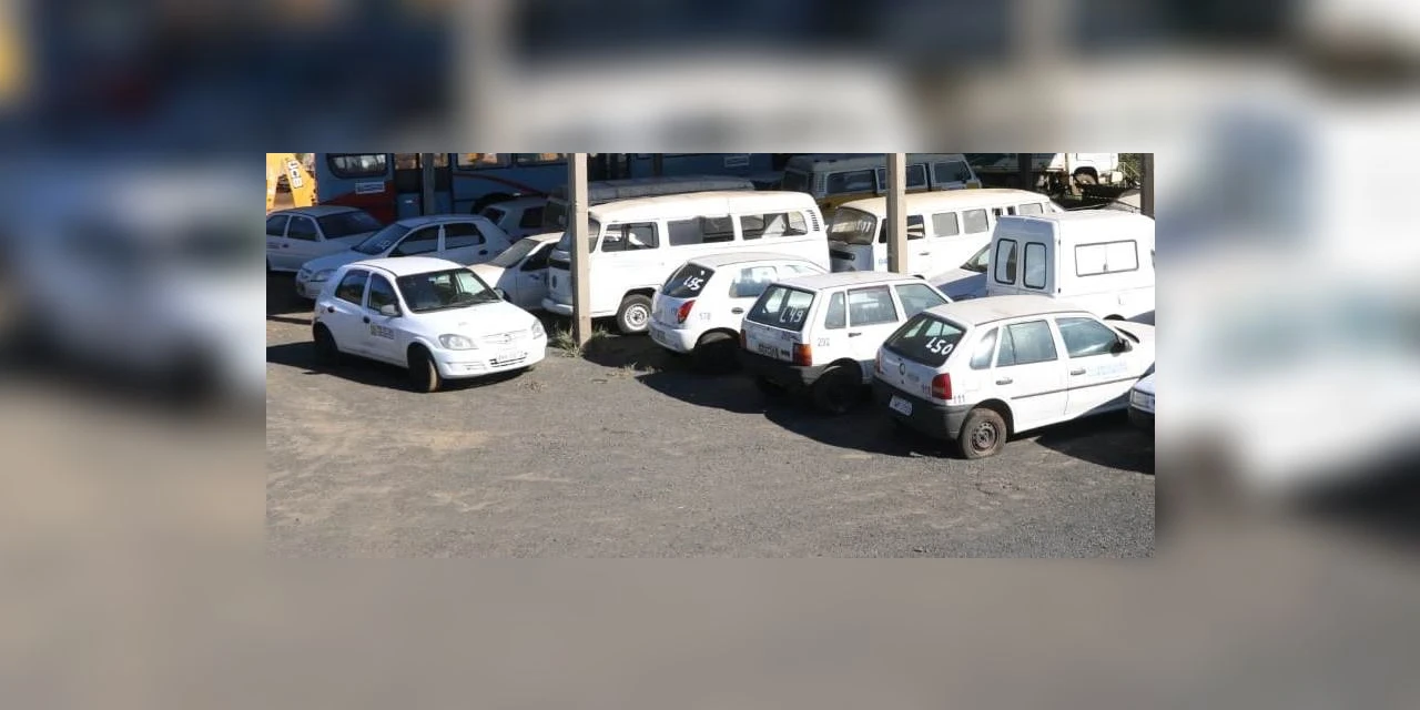 Prefeitura realiza leilão de veículos e sucatas em julho