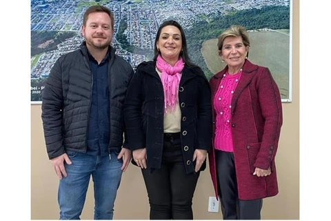 Prefeita Elizabeth apresenta 1º Transforma Agro Paraná à presidente da AMCG