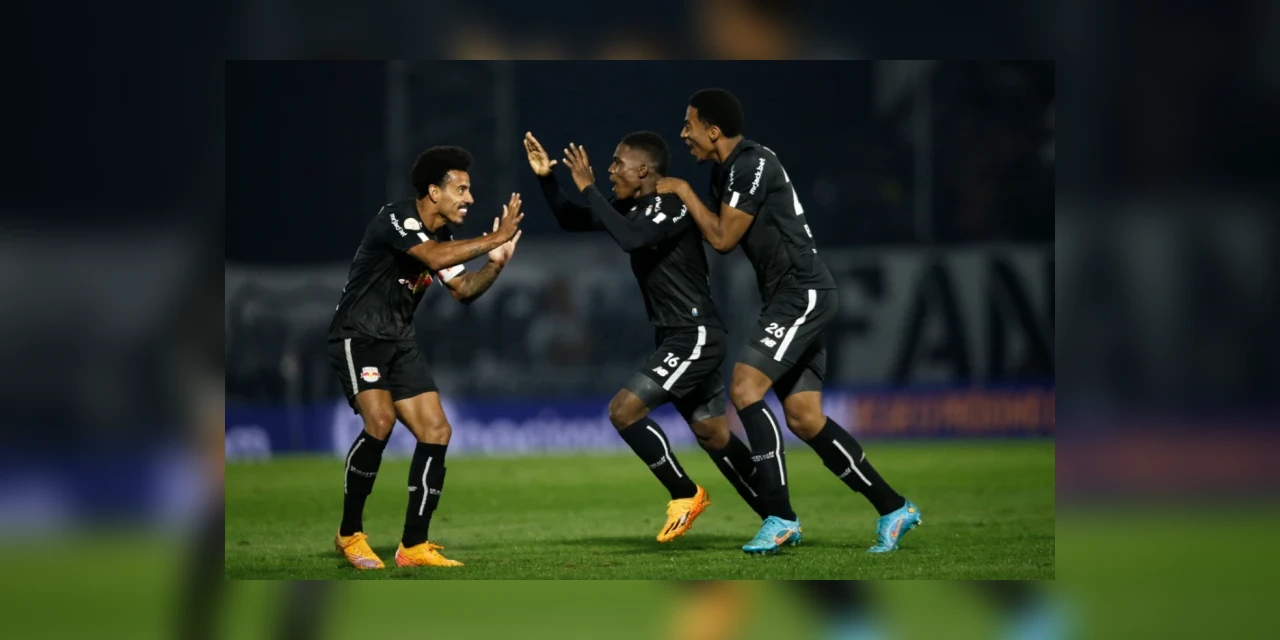 Bragantino goleia o flamengo por 4 a 0 e sobe na tabela do brasileirão