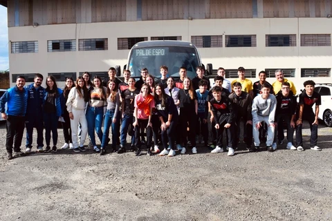 Atletas de PG embarcam para Jogos da Juventude