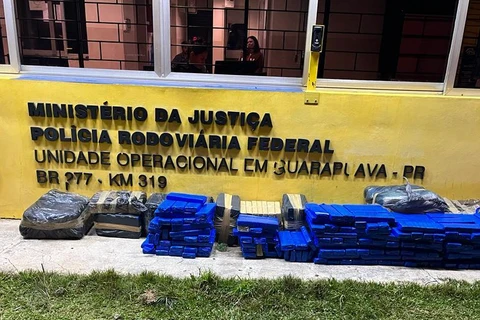 Casal é preso com 400 quilos de drogas na BR-277, em Palmeira