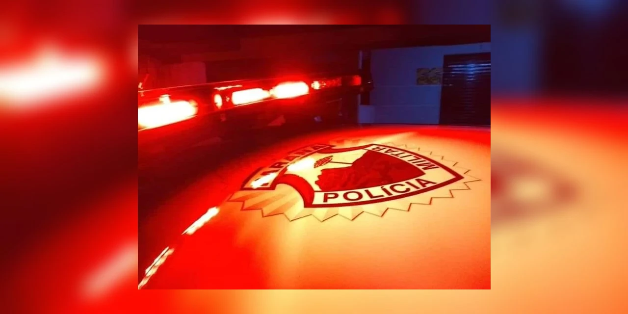 Atiradores passam de carro e acertam mulher com tiro na perna, em PG