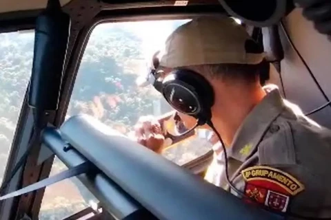 Buscas por avião chegam ao quarto dia: ‘Vamos permanecer até encontrar’, diz comandante dos bombeiros