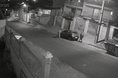 Imagens mostram suspeitos de matar advogado deixando residência, após o crime; assista!