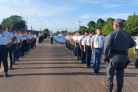 Governo federal vai encerrar programa de escolas cívico-militares