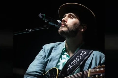 Cantor Gabriel Sater é atração no Parque Ambiental neste sábado