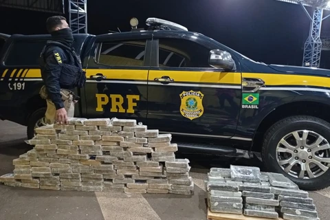 PRF apreende carga milionária de cocaína em Jandaia do Sul