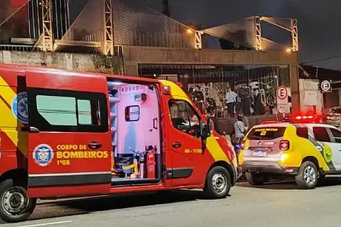 Homem se irrita com ‘chamada de atenção’ e esfaqueia 4 pessoas em casa noturna de Curitiba; uma morreu