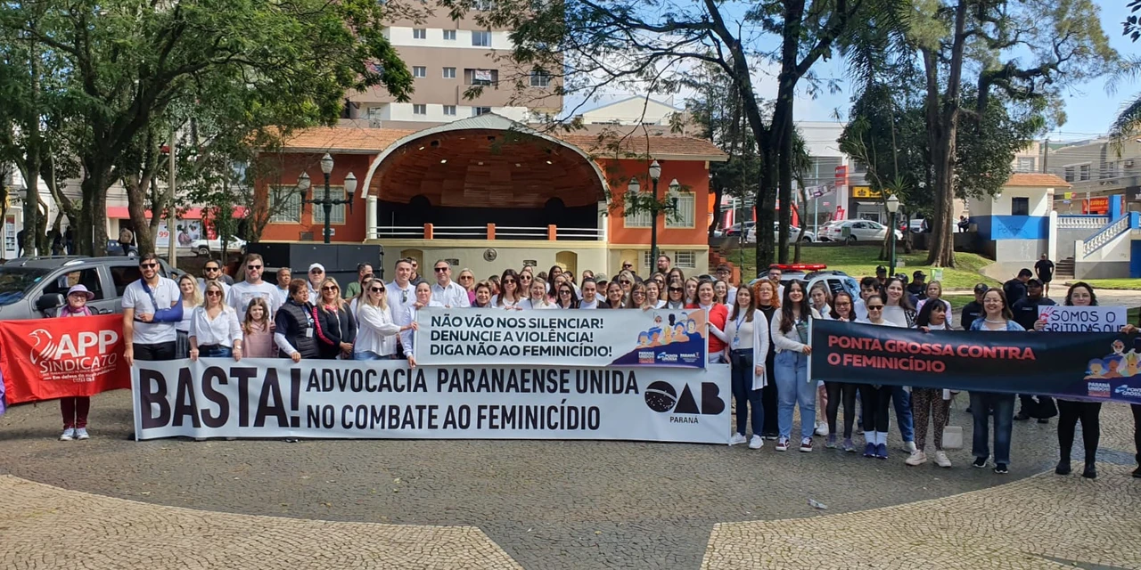Caminhada de Combate ao Feminicídio reúne centenas de pessoas em PG