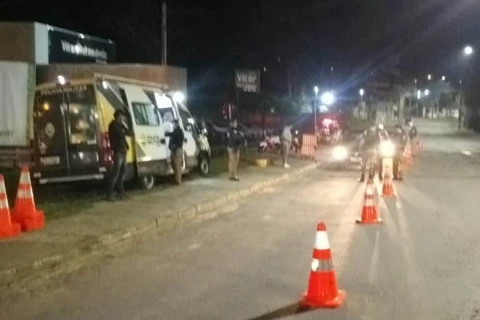 Polícia Militar realiza operação com abordagens e bloqueios de trânsito em Palmeira