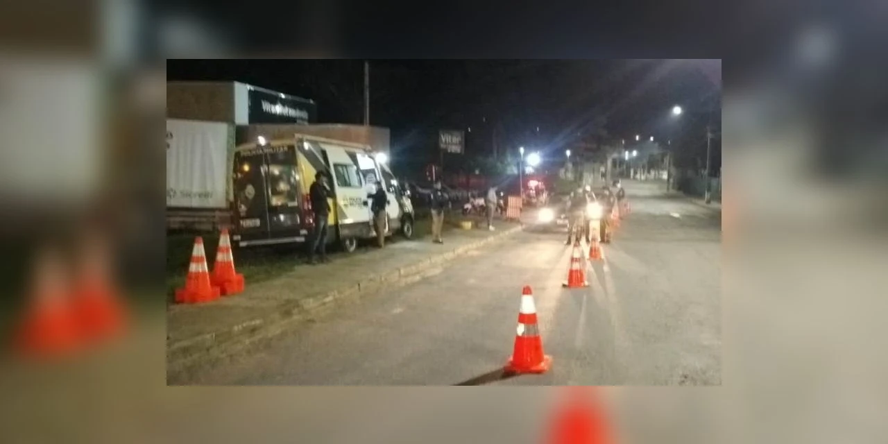 Polícia Militar realiza operação com abordagens e bloqueios de trânsito em Palmeira