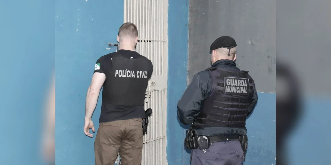 Pai e filho investigados por violência doméstica são presos por descumprir medida protetiva em Castro