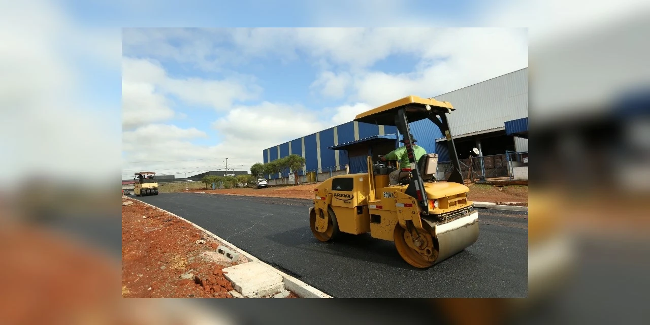Obras do Programa Asfalto Novo PG avançam no Distrito Industrial