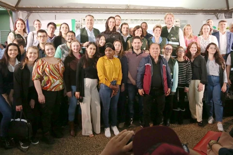 Prefeita Elizabeth e ministra da Saúde participam de acolhida de profissionais do Programa Mais Médicos