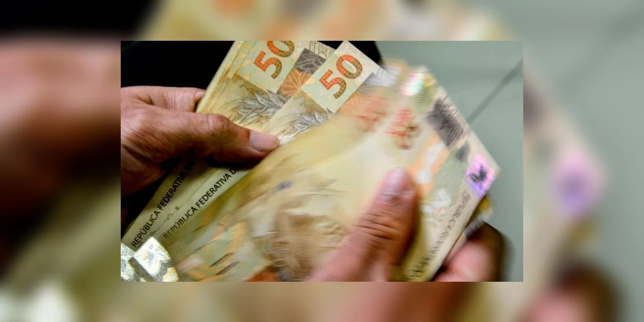 Receita paga nesta segunda-feira 3º lote da restituição do IR