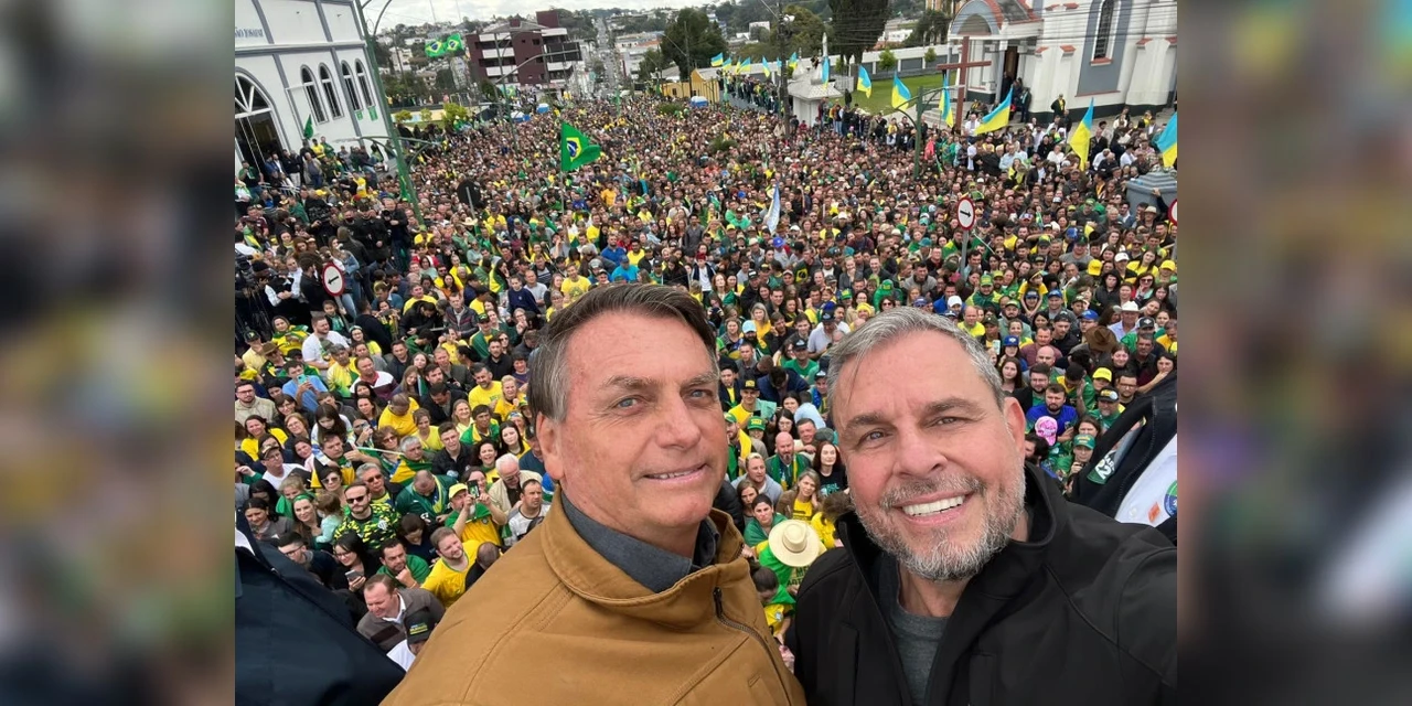 Projeto de lei concede o Título de Cidadão Honorário do Estado do Paraná a Jair Bolsonaro