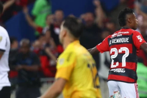 Com gol de Bruno Henrique, Flamengo vence Olimpia no jogo de ida das oitavas da Libertadores