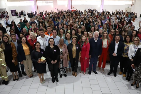 Caravana Paraná Unido Pelas Mulheres reúne centenas de pessoas em Ponta Grossa