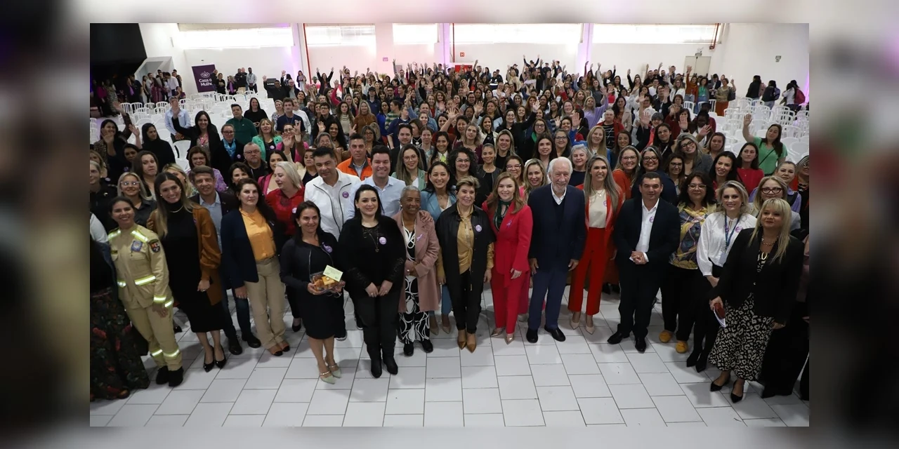 Caravana Paraná Unido Pelas Mulheres reúne centenas de pessoas em Ponta Grossa