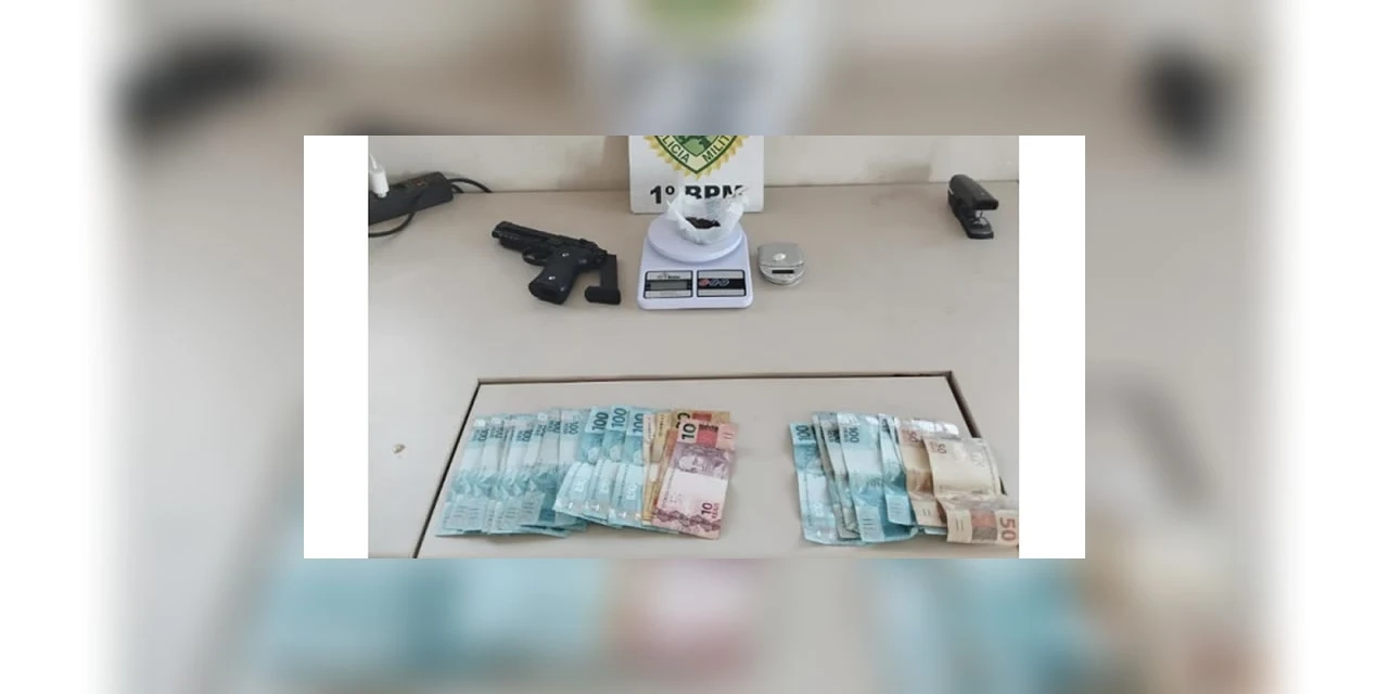 Dupla é detida suspeita de tráfico de drogas, em PG