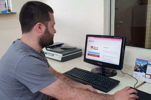 Pais devem confirmar online as rematrículas na rede municipal