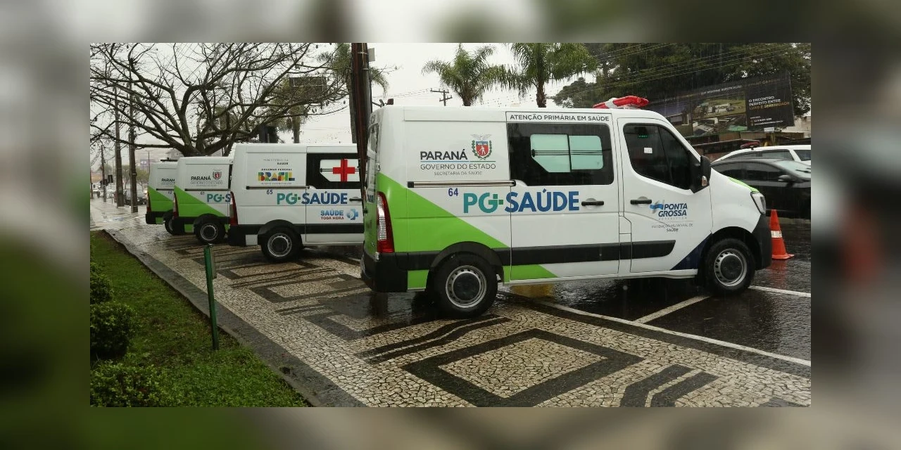 Prefeitura apresenta sete novas ambulâncias para a rede municipal de saúde