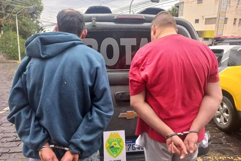 Dupla acusada de homicídio em Imbituva é presa com munições e drogas