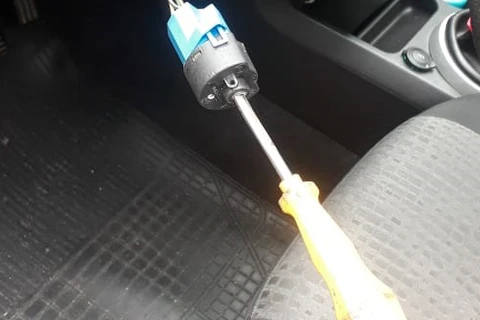 PG: Individuo é preso após ser flagrado tentando dar partida em veículo com chave de fenda